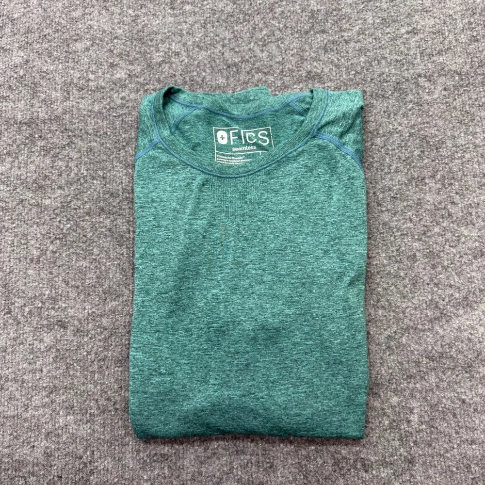 FIGS Seamless Long Sleeve Underscrub Top Mens Medium Green Heathered M18KW1002